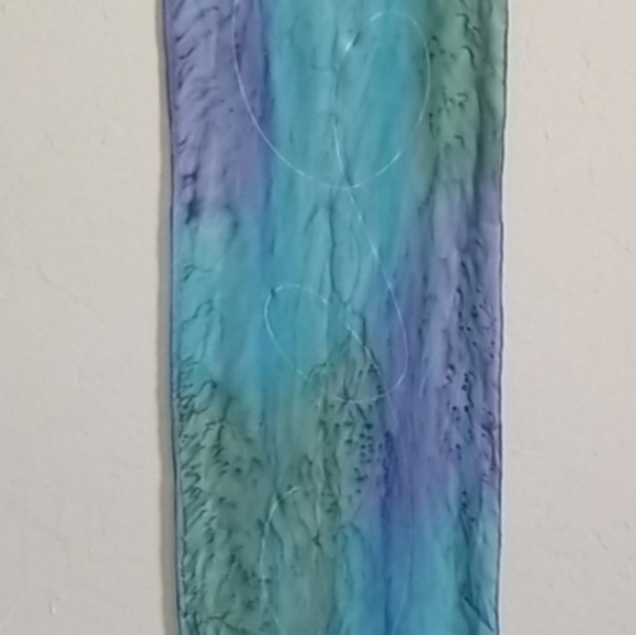 Beautiful Vintage Watercolor Scarf - Picture 1 of 3